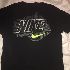 Mens L nike tshirt